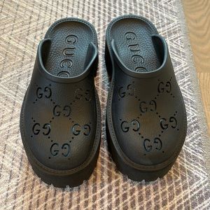 Gucci rubber clogs